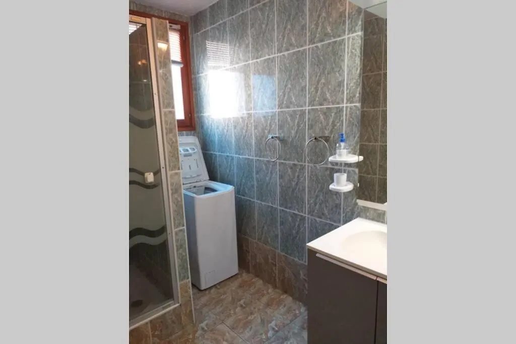 La Tour Fondue Appartement Vue Mer Grand T2 Face A Porquerolles Drap Serviette Non Fournis Hyères 0*,  Francja