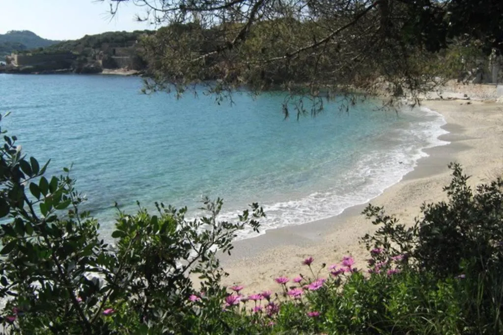 La Tour Fondue Appartement Vue Mer Grand T2 Face A Porquerolles Drap Serviette Non Fournis Hyères 0*,