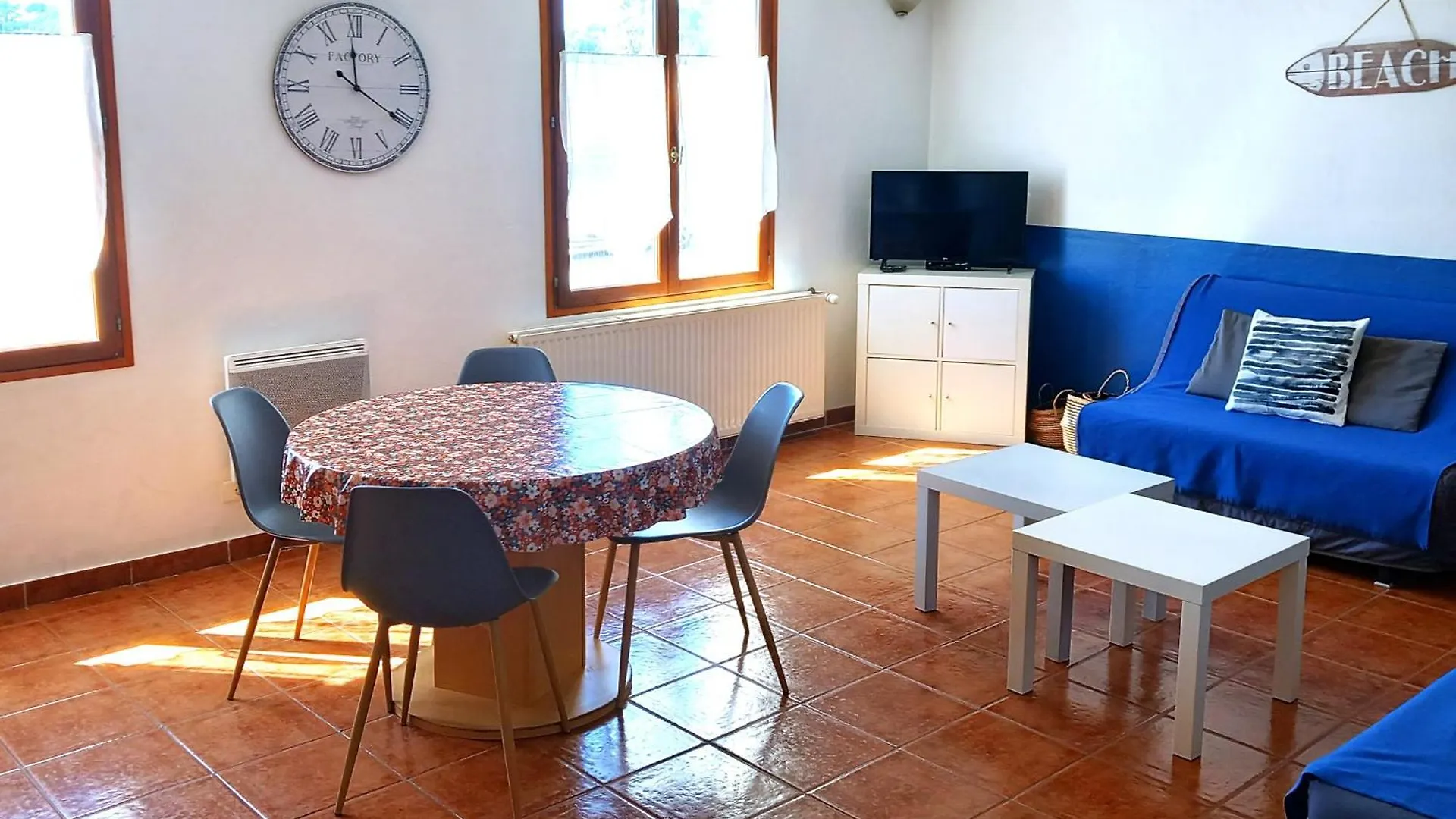 La Tour Fondue Appartement Vue Mer Grand T2 Face A Porquerolles Drap Serviette Non Fournis Hyères 0*,